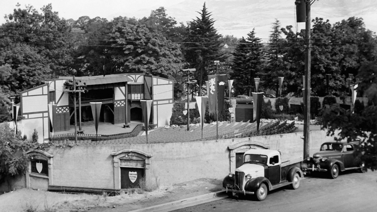 1947 Elizabethan Stage